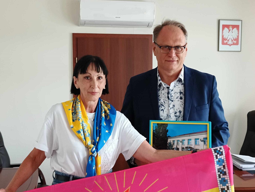 Anna Lutsenko with the president of the city of Radomsko, Yaroslav Ferenc